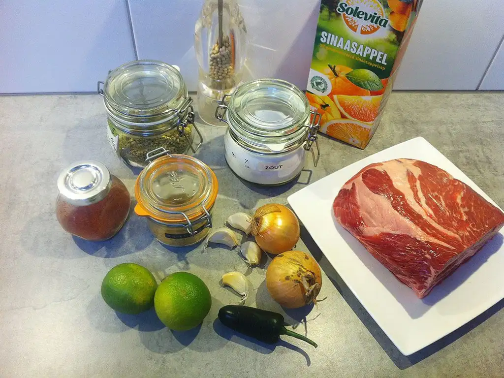 Slow cooker pork carnitas ingredients