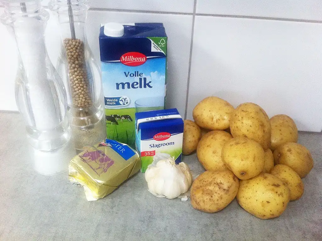 Mashed potatoes with roasted garlic ingredients