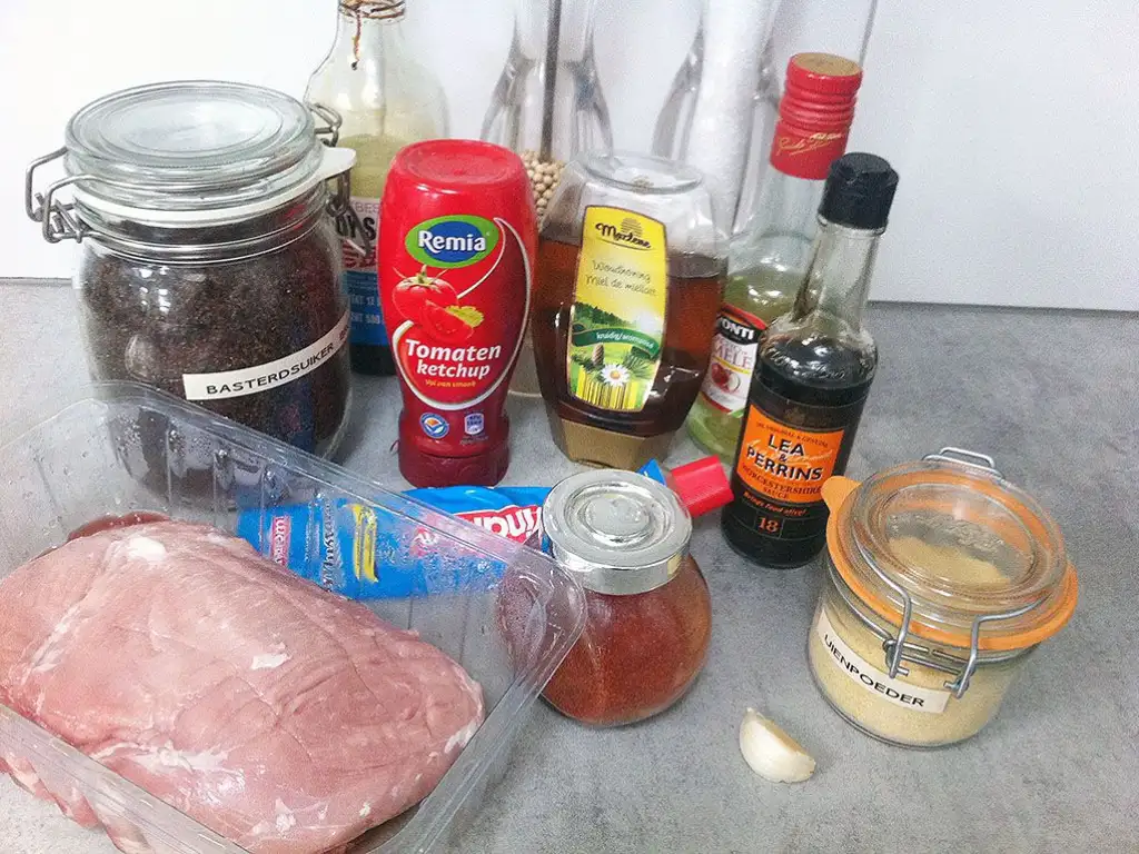 Pulled pork sandwich ingredients