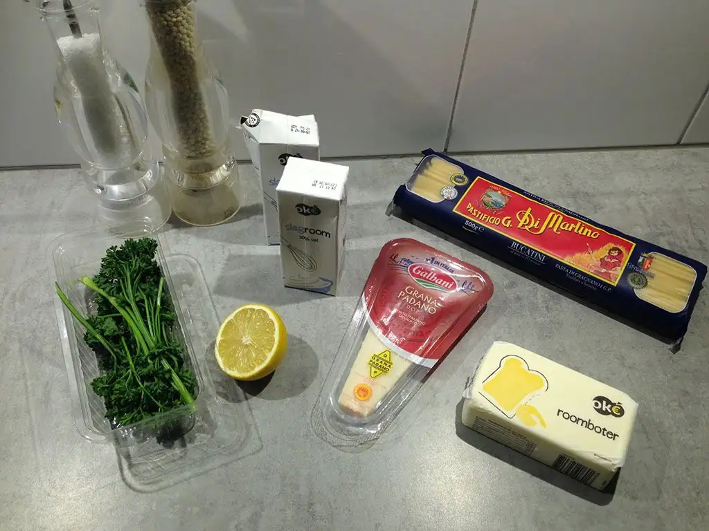 Pasta alfredo ingredients