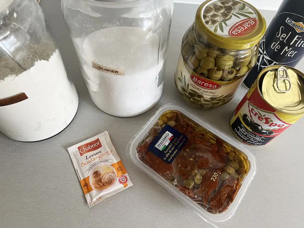 Olive bread with sun-dried tomatoes ingredients