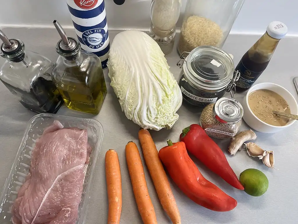 Chinese spring rolls with turkey ingredients