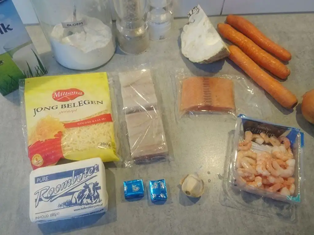 Fish pan with salmon and coalfish ingredients