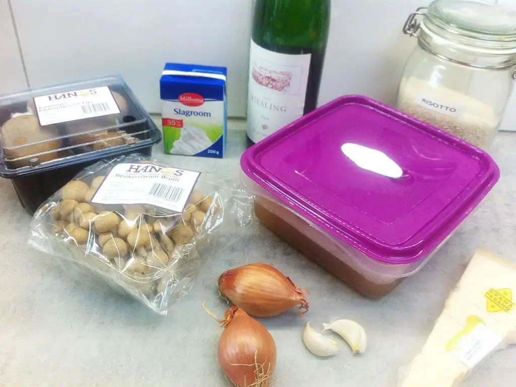 Mushroom risotto ingredients