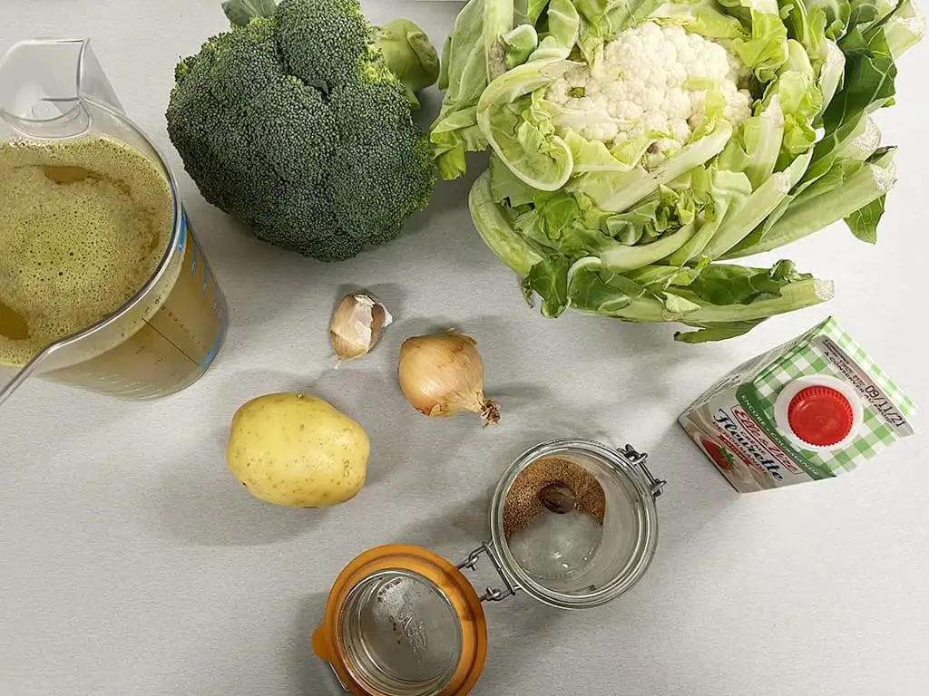 Broccoli and cauliflower soup ingredients