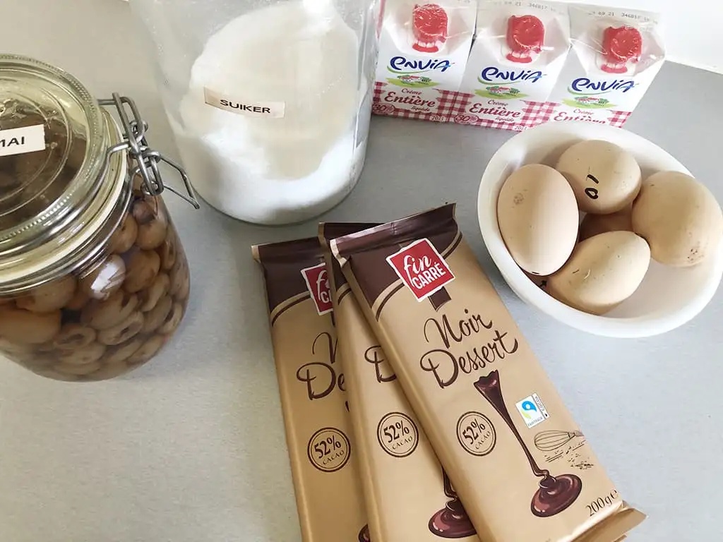 Chocolate and cherry pavlova ingredients