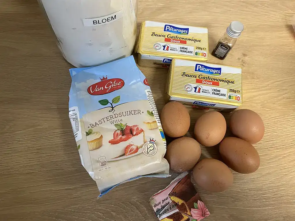 Simple bundt cake recipe ingredients