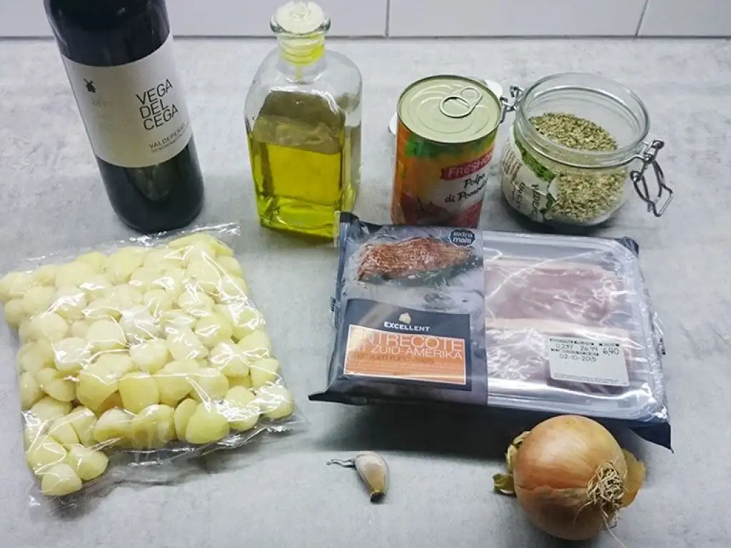 Beef sirloin in red wine sauce casserole ingredients