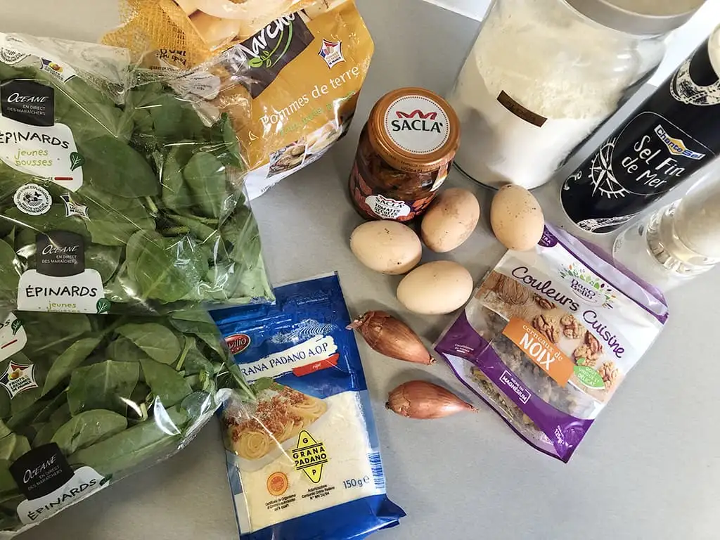 Spinach and tomato gnocchi ingredients