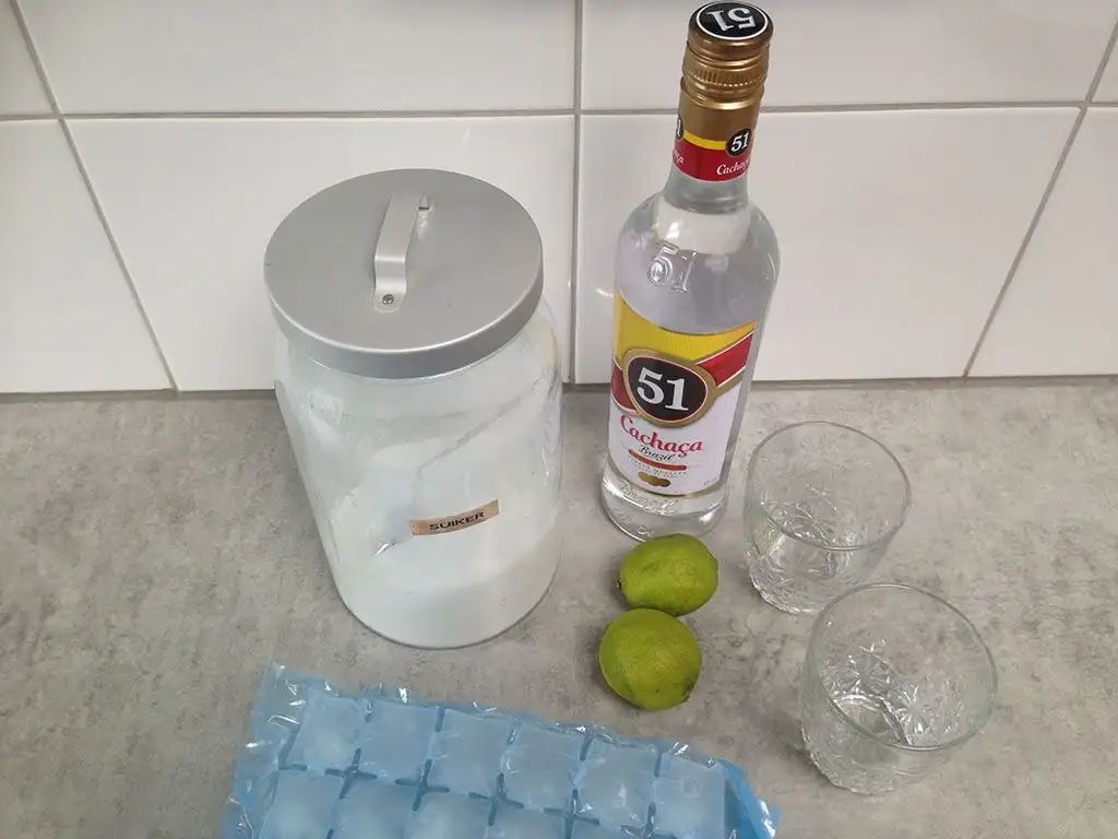 Classic caipirinha ingredients