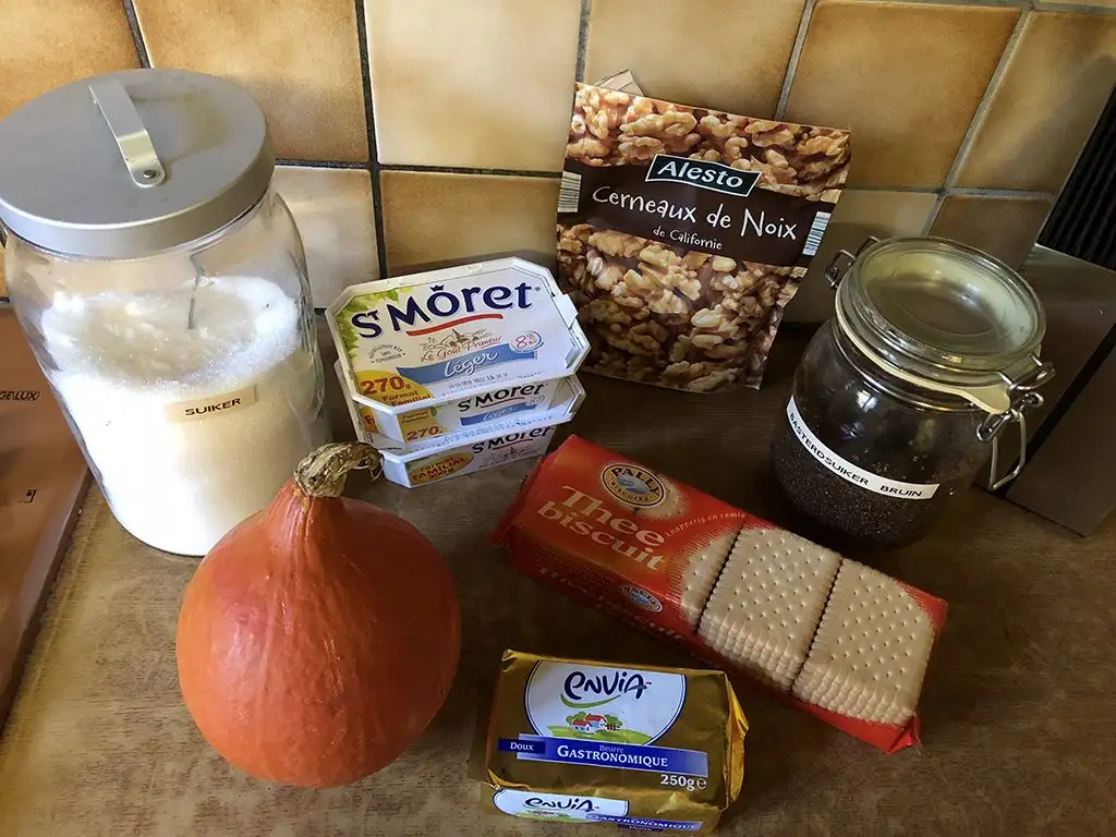 No-bake pumpkin cheesecake ingredients