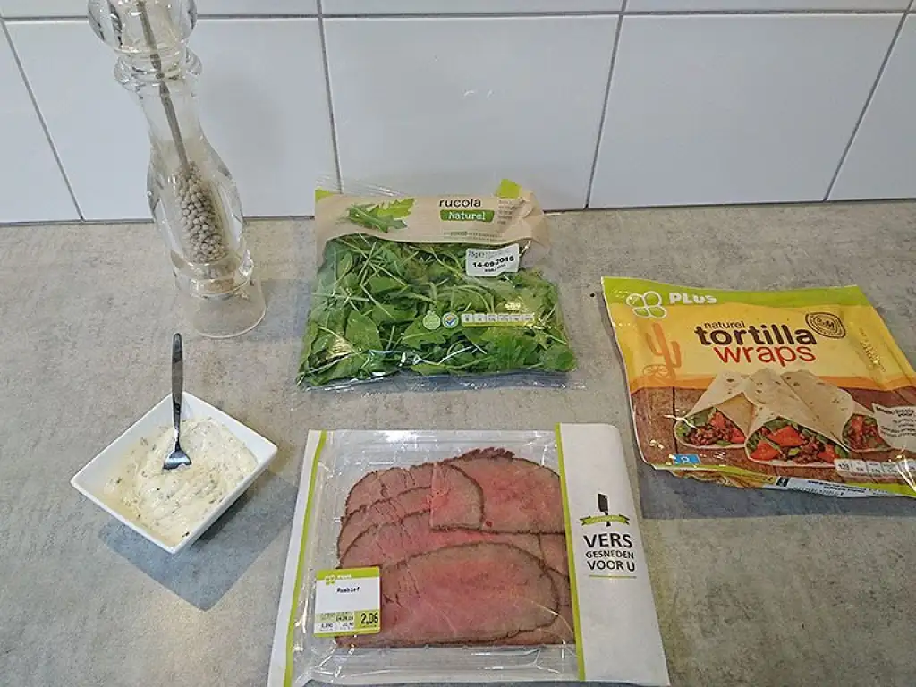 Roast beef tortilla wrap ingredients