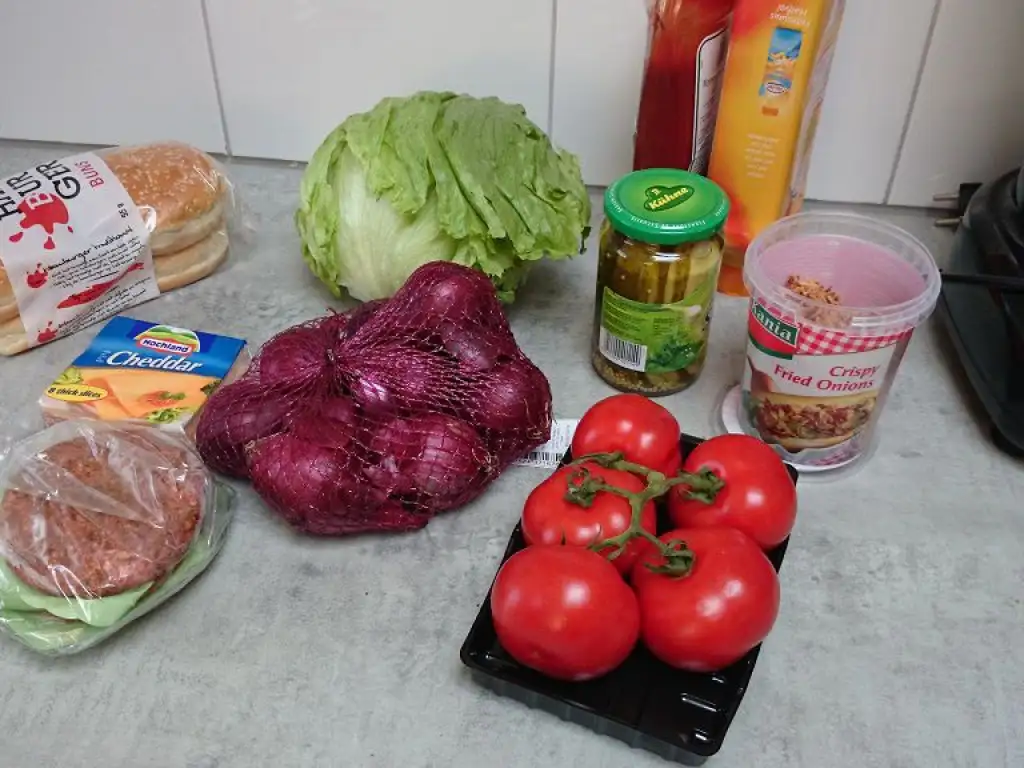 Classic cheeseburger ingredients