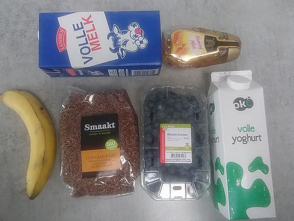 Blueberry smoothie ingredients