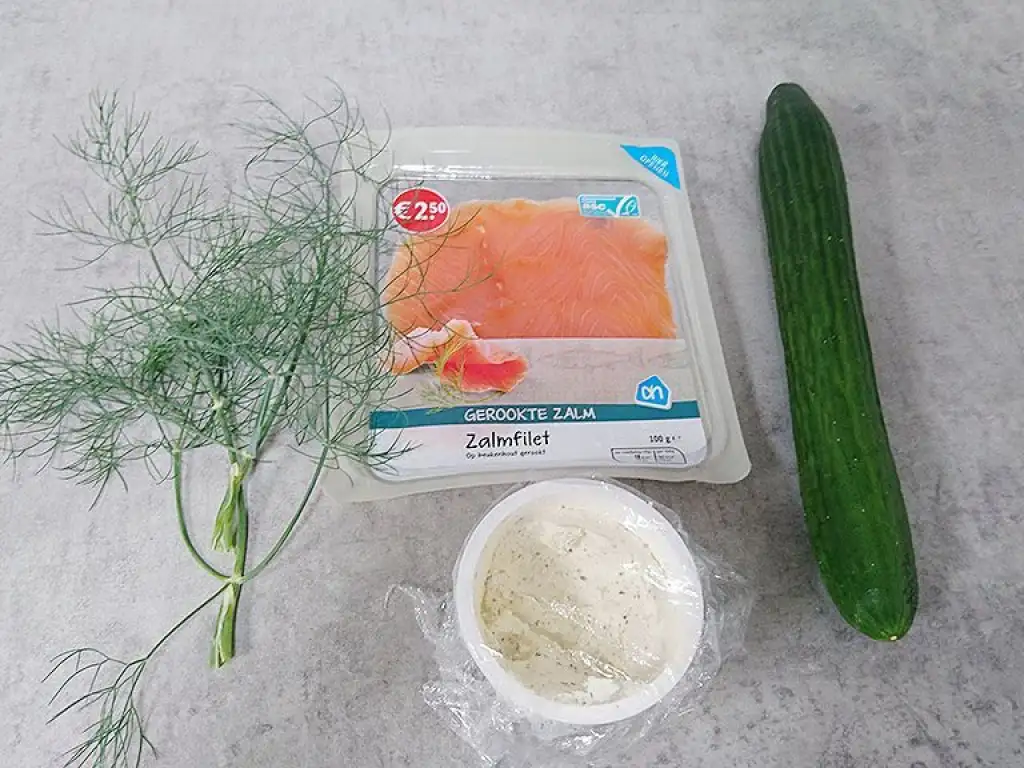 Mini cucumber smoked salmon appetizers ingredients