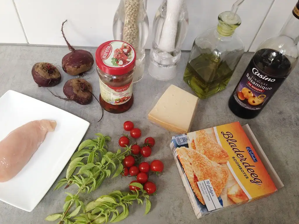 Beetroot and chicken puff pastry tart ingredients