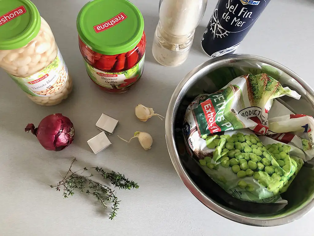 Roasted red pepper and bean soup ingredients