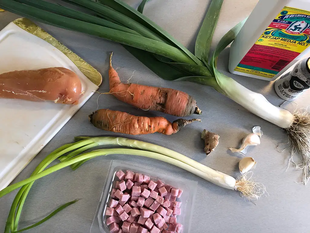 Ham and chicken lumpia ingredients