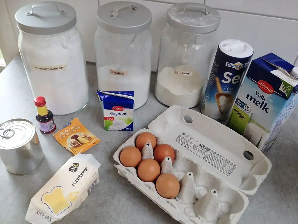 Dulce de leche and vanilla cake ingredients