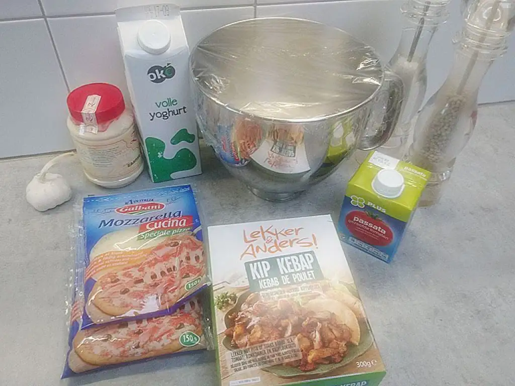 Pizza chicken kebab ingredients