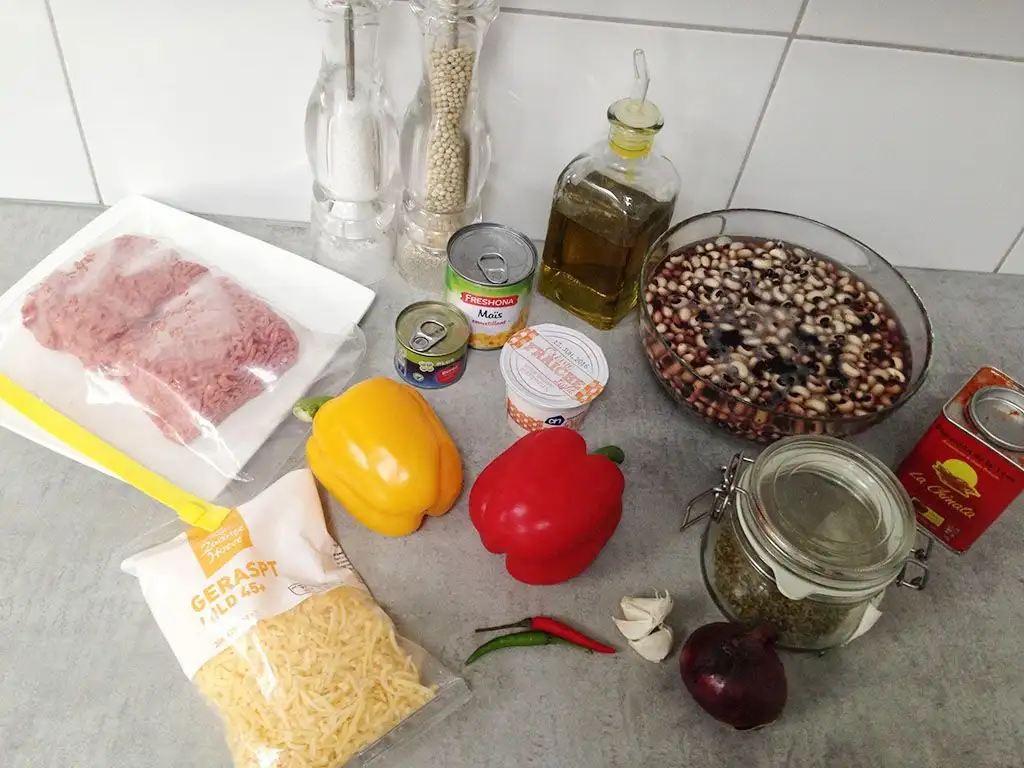 One-pot Mexican beans and mince ingredients