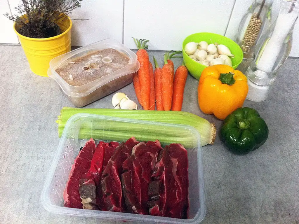 Slow cooker beef stew ingredients