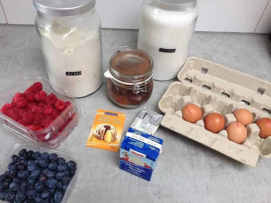 Raspberry cake ingredients