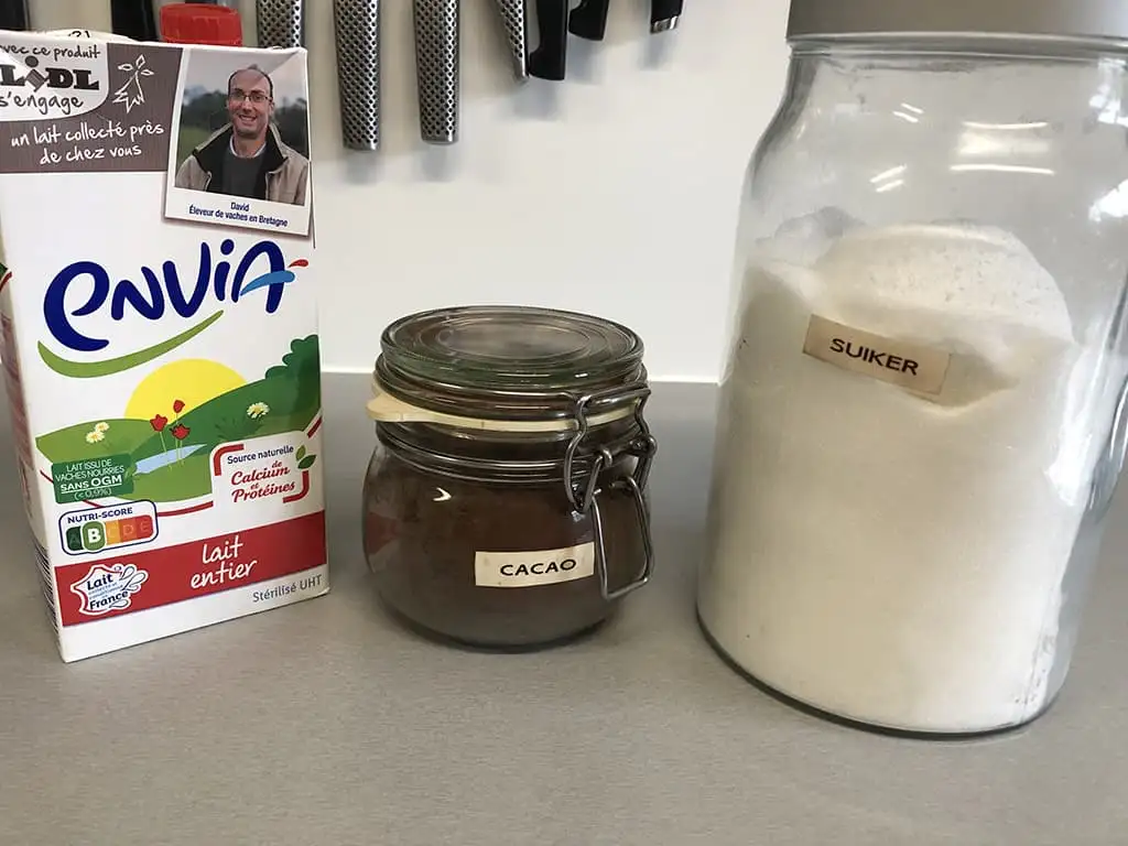 Homemade hot chocolate ingredients