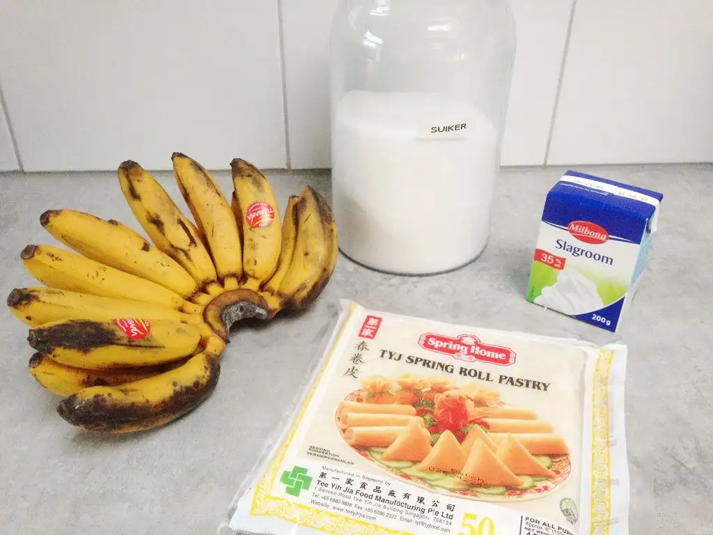 Banana spring rolls with caramel sauce ingredients