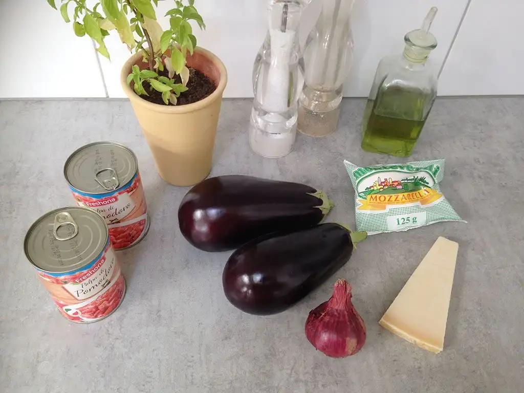 Melanzane alla parmigiana ingredients