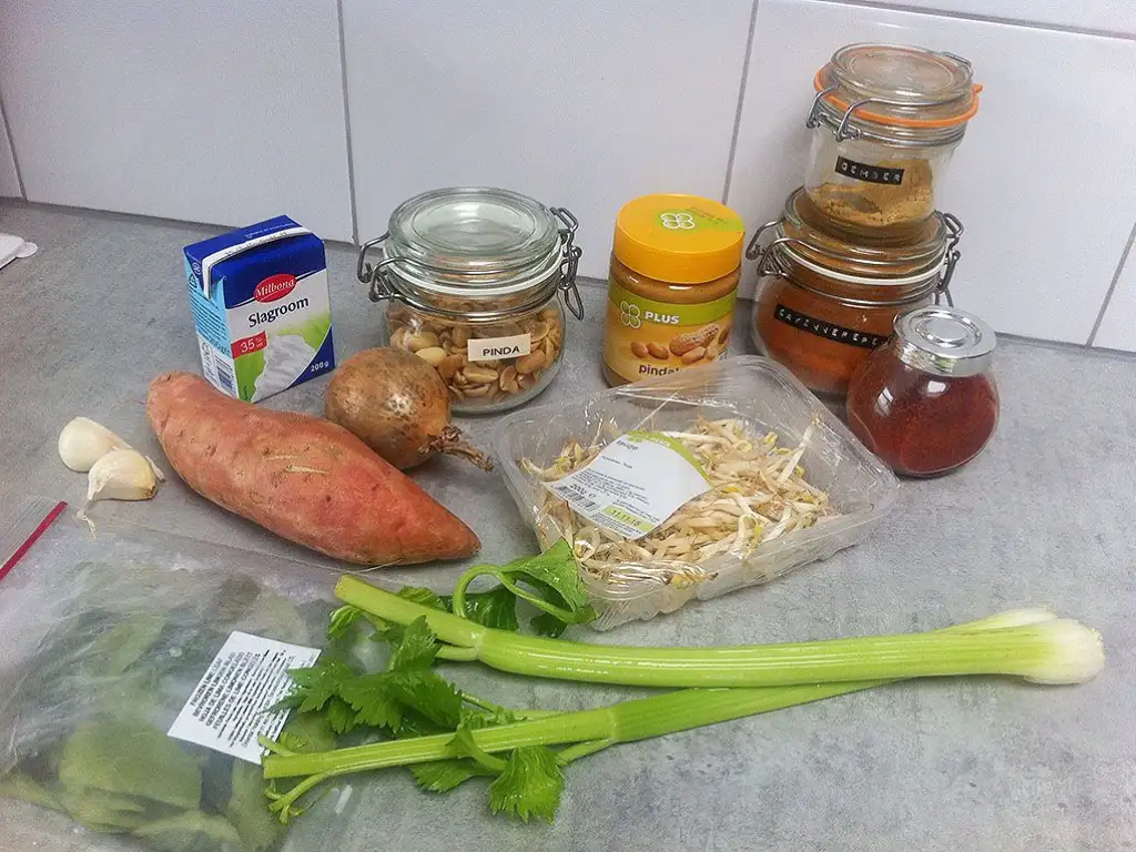 Spicy peanut soup ingredients