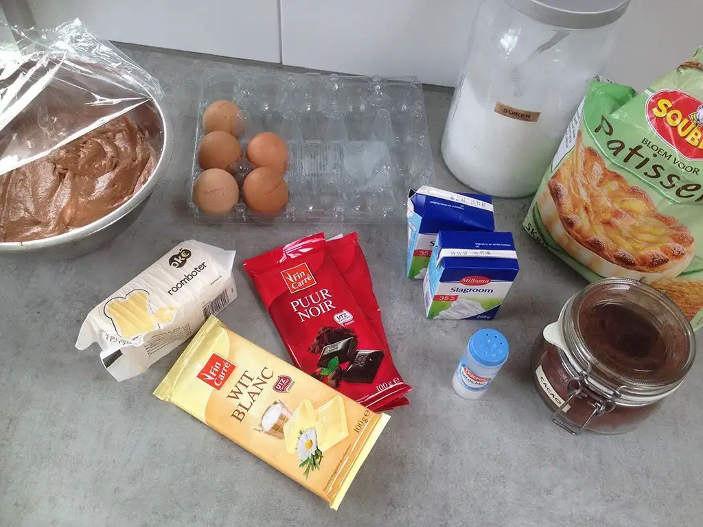 Chocolate mousse pie ingredients