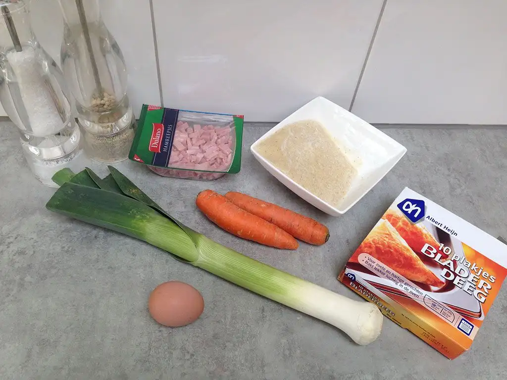 Mini ham and vegetable pastry puffs ingredients