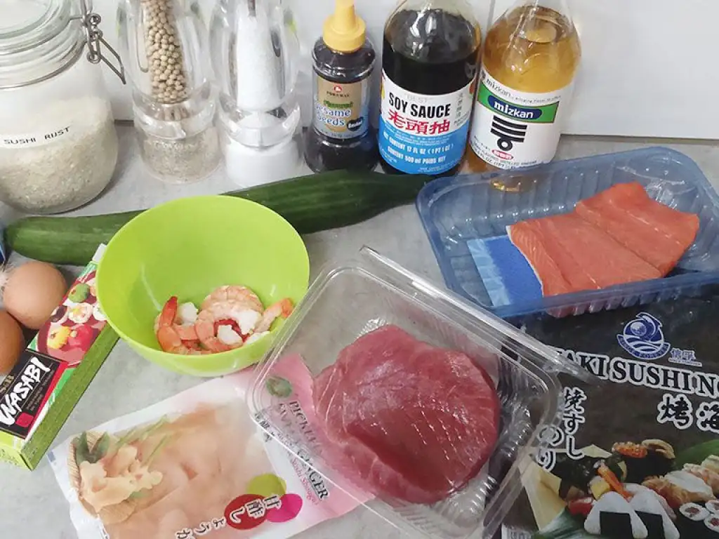 Maki sushi ingredients