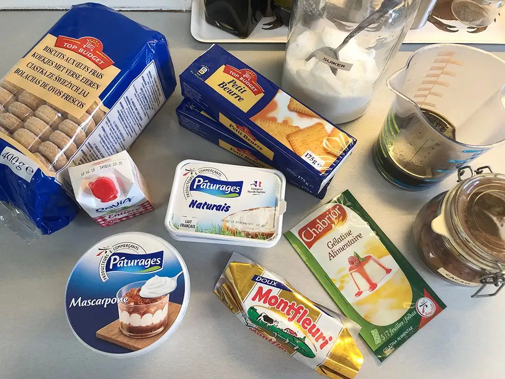 Tiramisu cheesecake ingredients
