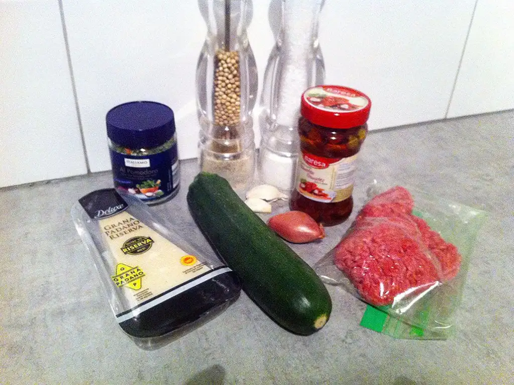 Minced meat stuffed zucchini boats ingredients