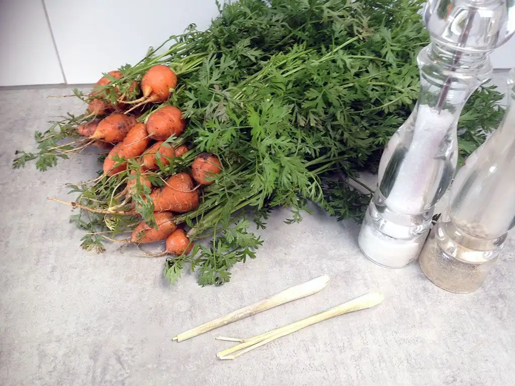 Steamed Parisienne carrots ingredients