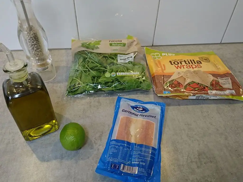 Smoked trout wrap with lime ingredients