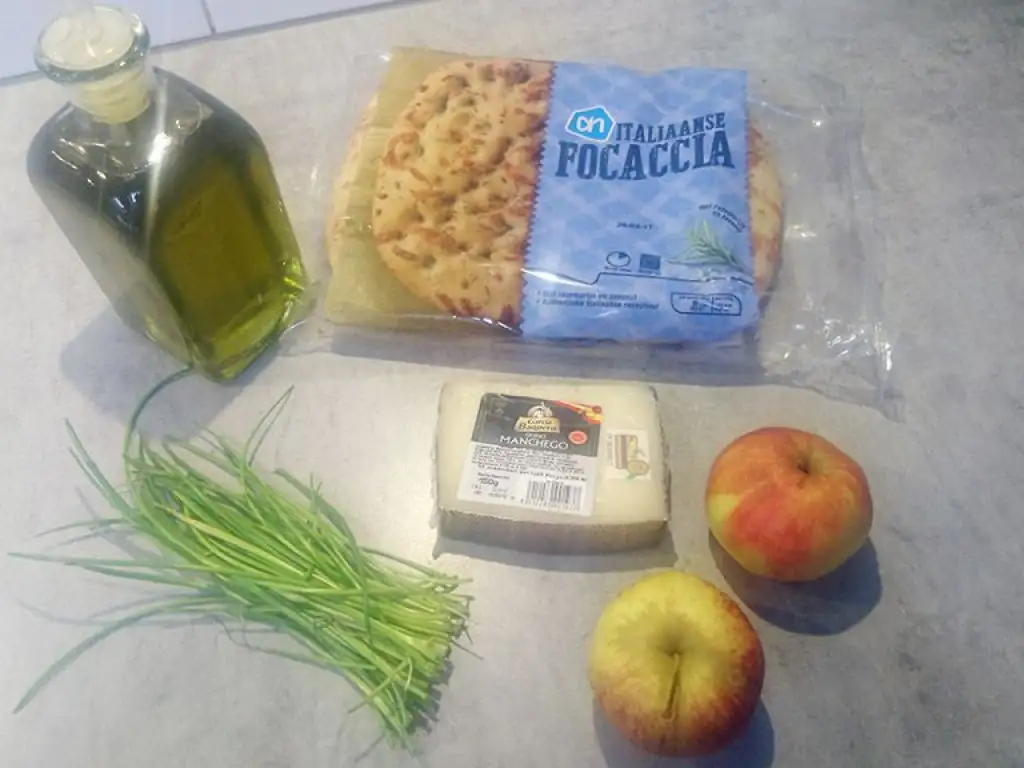 Apple and manchego crostini ingredients