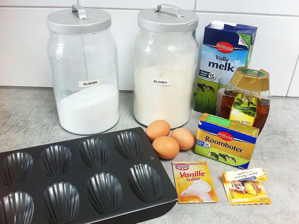 Classic French madeleines ingredients