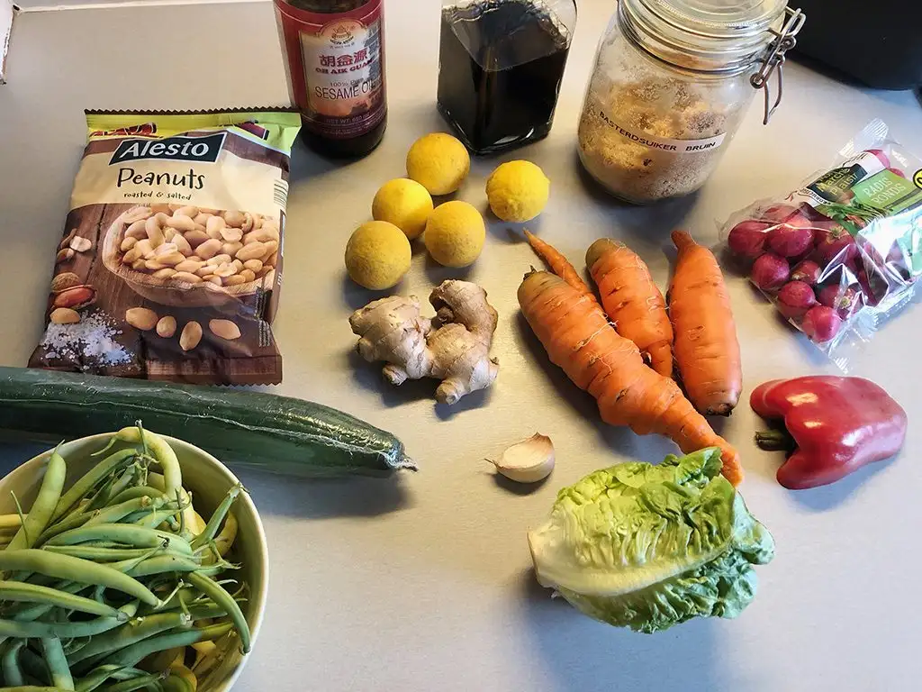 Oriental salad with yuzu dressing ingredients