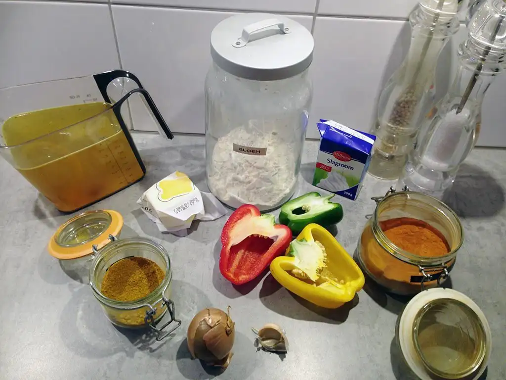 Curry and bell pepper soup ingredients