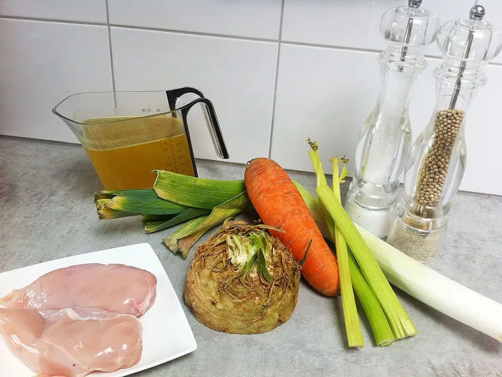 Easy chicken soup ingredients