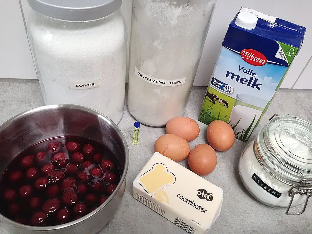 Waffles and warm cherries ingredients
