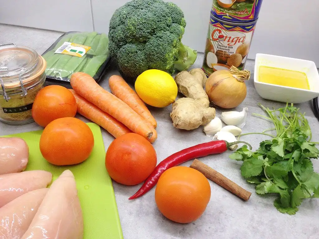 Coconut chicken curry ingredients