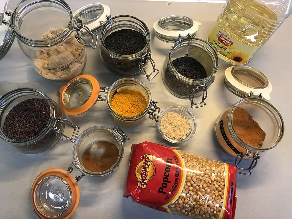 Homemade spicy popcorn ingredients