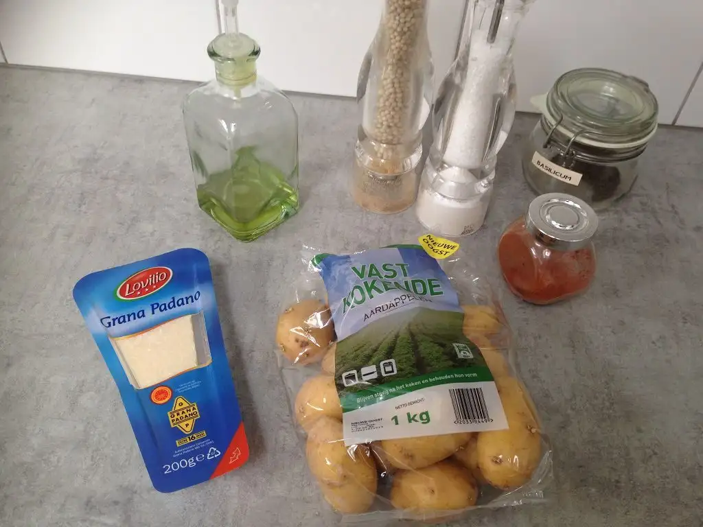 Spicy oven-roasted potato wedges ingredients