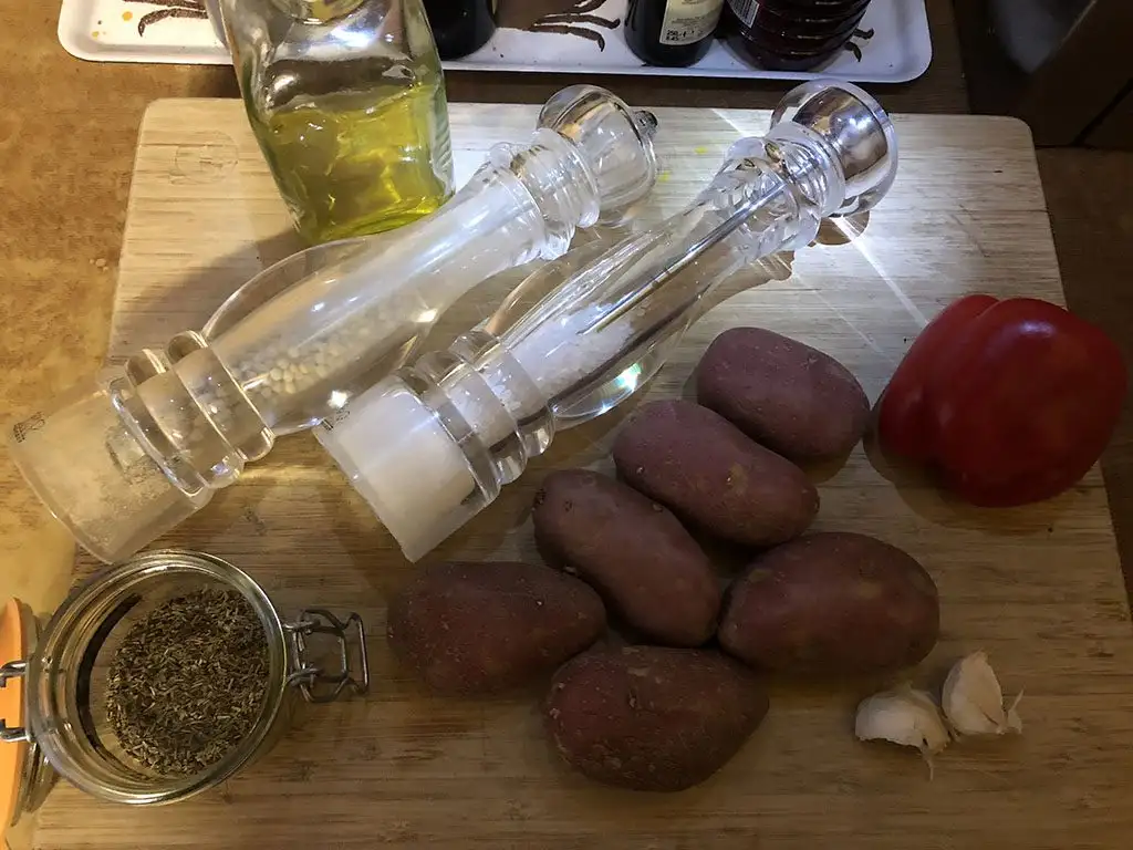 Easy oven-roasted red potatoes with peppers ingredients