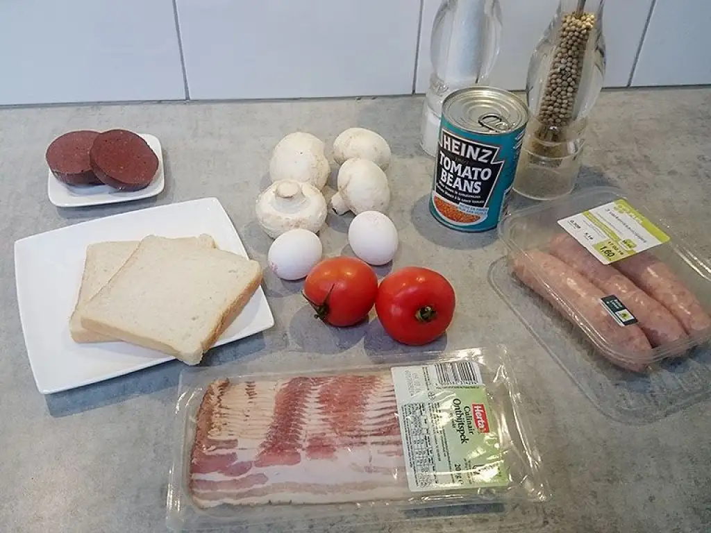 Full English breakfast ingredients