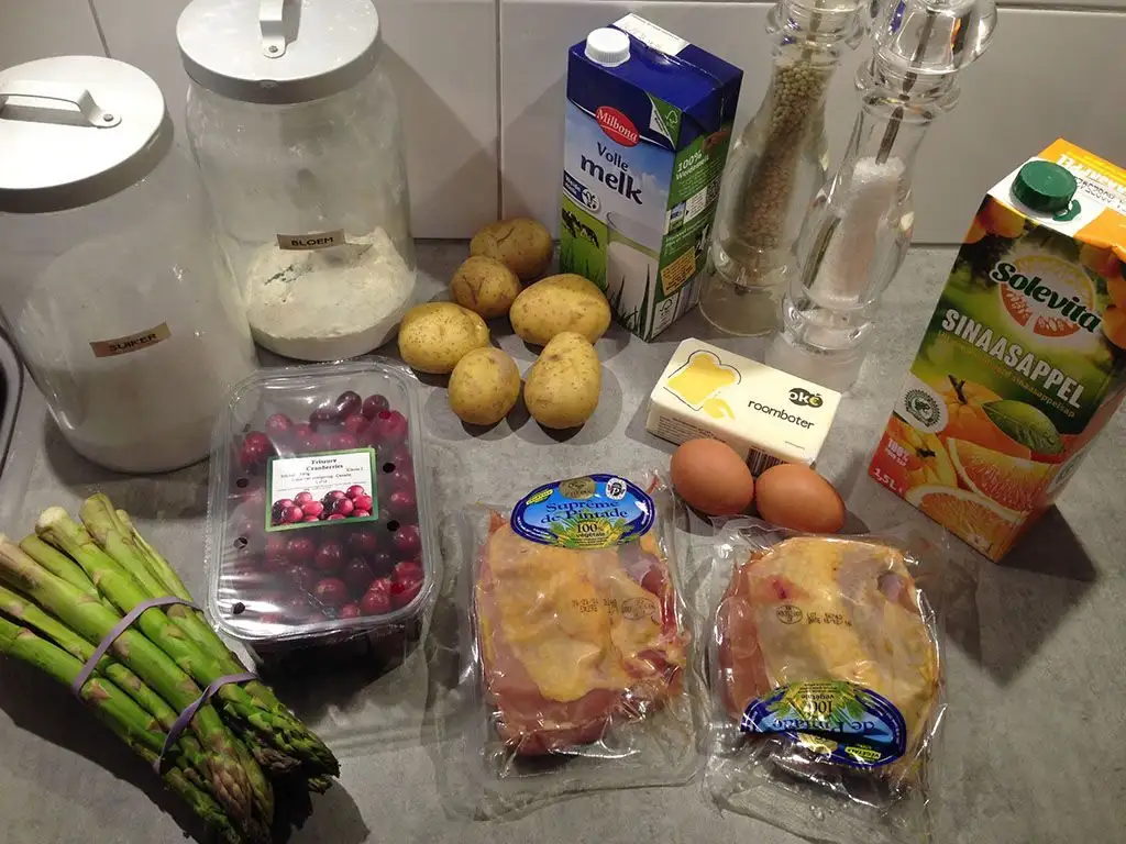 Guinea fowl with cranberries and potato waffles ingredients